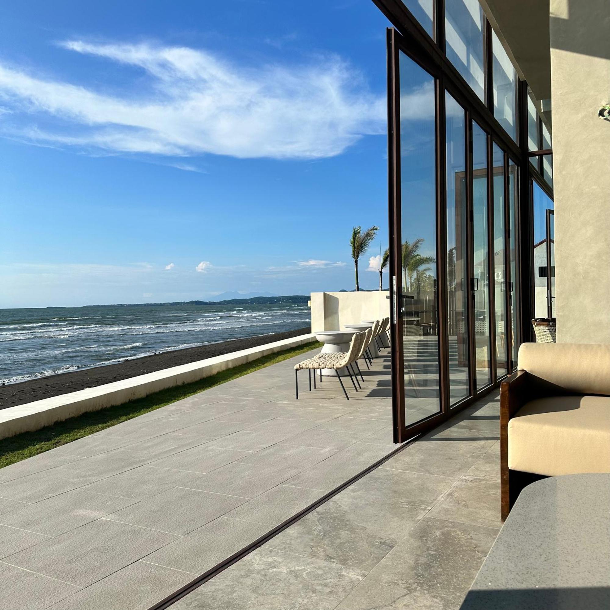 Tana Beach Villas Lian Exterior photo