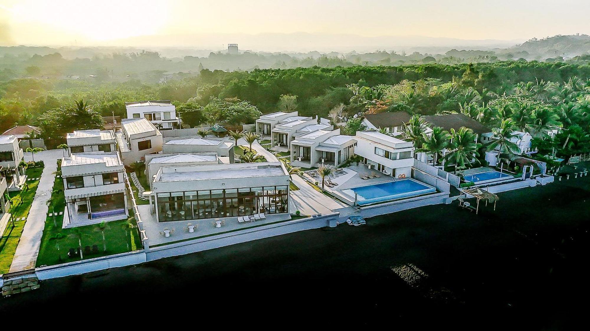 Tana Beach Villas Lian Exterior photo